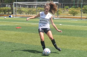Boca Raton鈥檚 Maiya Castillo鈥檚 recent trip to compete in the Chilean U-17 National soccer team camp didn鈥檛 go exactly as planned. While trying to earn a spot on the team to play in the South American Championships and and would eventually make it to the U-20 World Cup, she tore her ACL in her left leg.